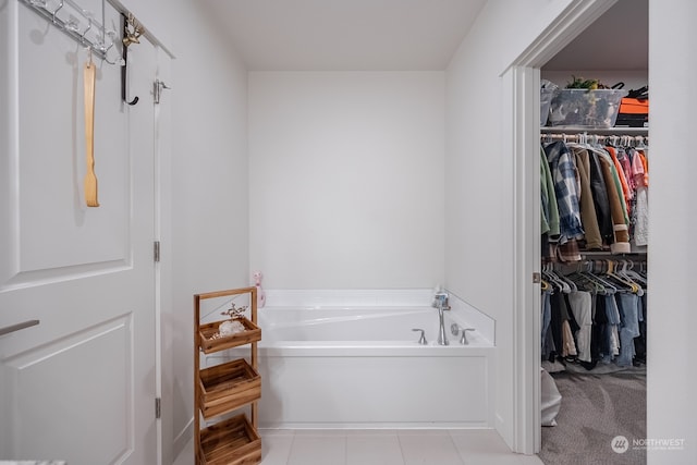 bathroom featuring a tub