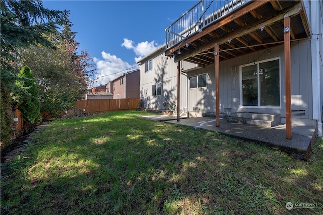 view of yard with a patio area