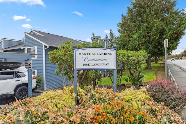 view of community / neighborhood sign