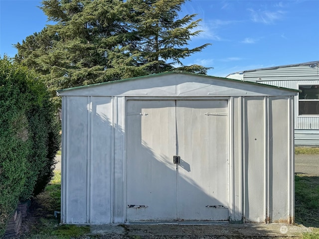 view of outbuilding