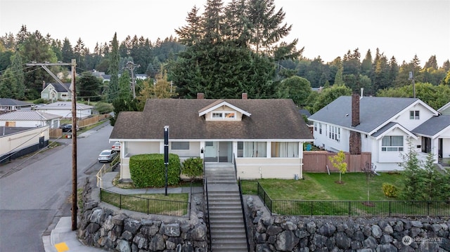 view of front of house featuring a front yard