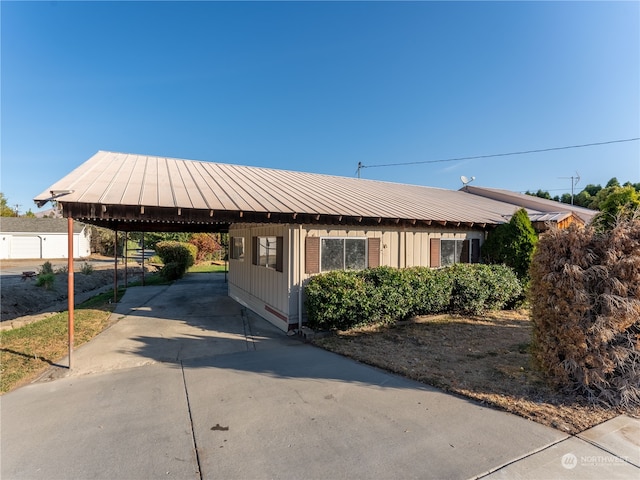 view of front of house with a carport