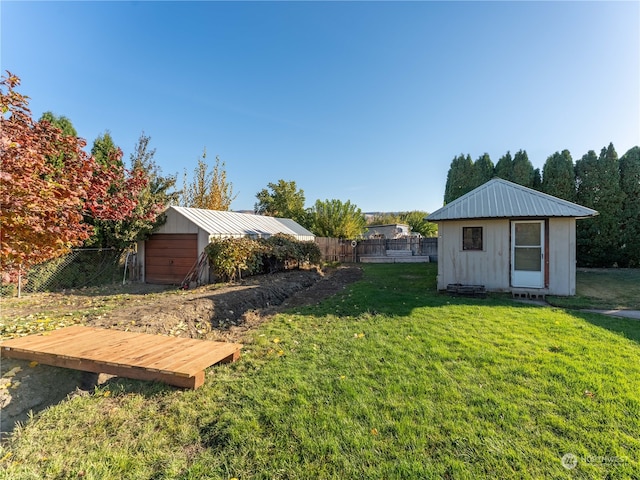 view of yard with a shed