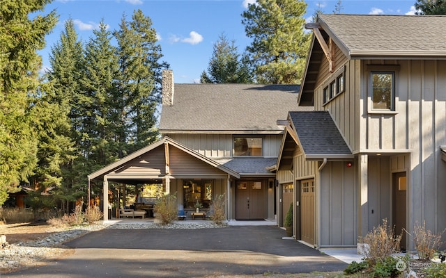 view of front property with a carport