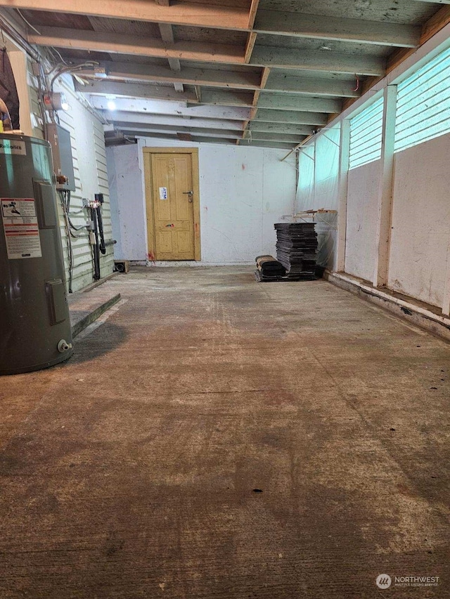 137 Williams Ave, Kelso, WA 98626 - basement featuring water heater