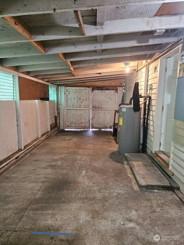 137 Williams Ave, Kelso, WA 98626 - below grade area featuring gas water heater