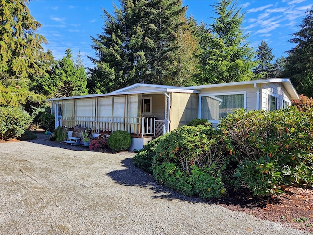 manufactured / mobile home with a porch