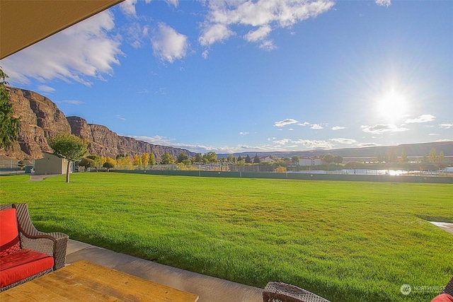view of yard with a mountain view