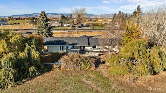 bird's eye view featuring a mountain view