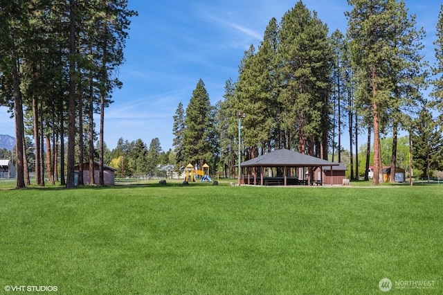 713 Main St, South Cle Elum, WA 98943 - view of green lawn featuring a gazebo