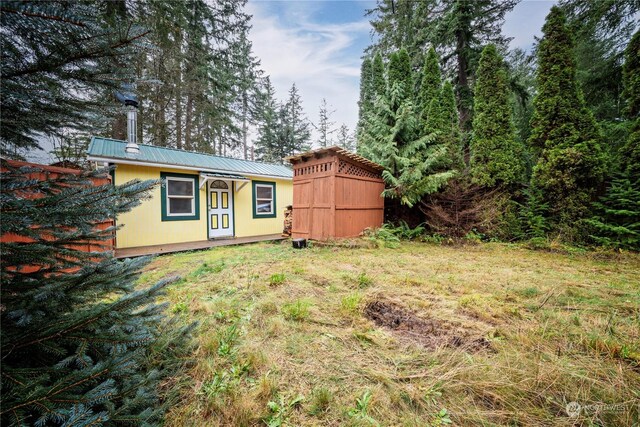 137 Mountain View Dr N, Ashford, WA 98304 - exterior space with an outbuilding