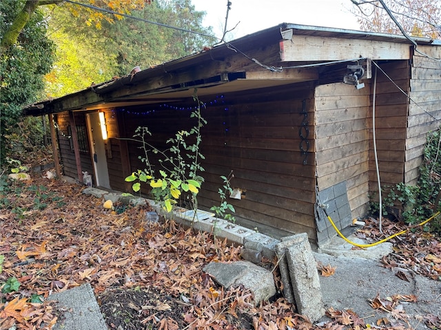 view of home's exterior