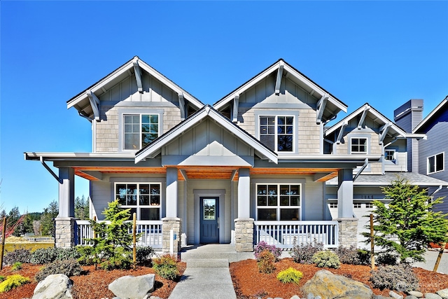 craftsman inspired home featuring a porch