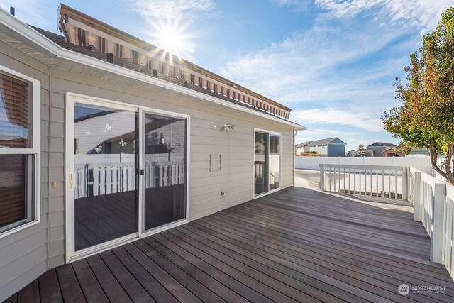 1300 W Marina Dr Unit 34, Moses Lake, WA 98837 - view of wooden terrace