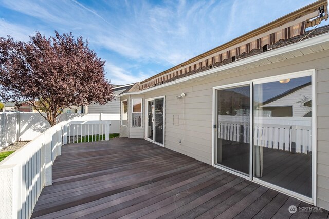 1300 W Marina Dr Unit 34, Moses Lake, WA 98837 - view of wooden terrace