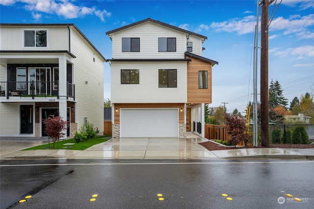 view of front facade featuring a garage