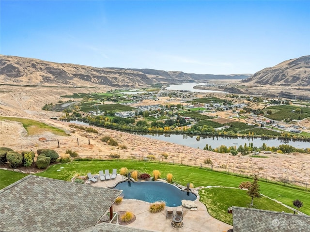 1114 S Wells, East Wenatchee, WA 98802 - view of mountain background featuring a nearby body of water