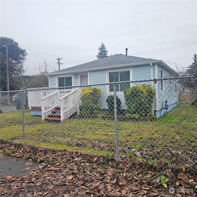 ranch-style home with a front yard