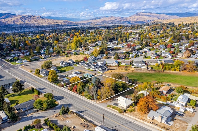 bird's eye view featuring a mountain view