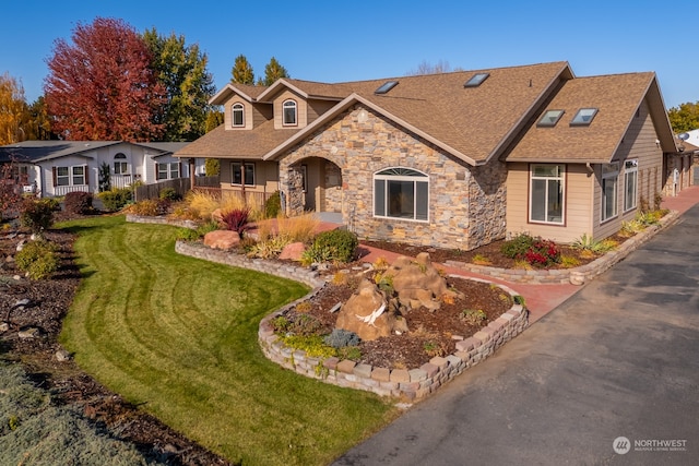 view of front of house with a front lawn