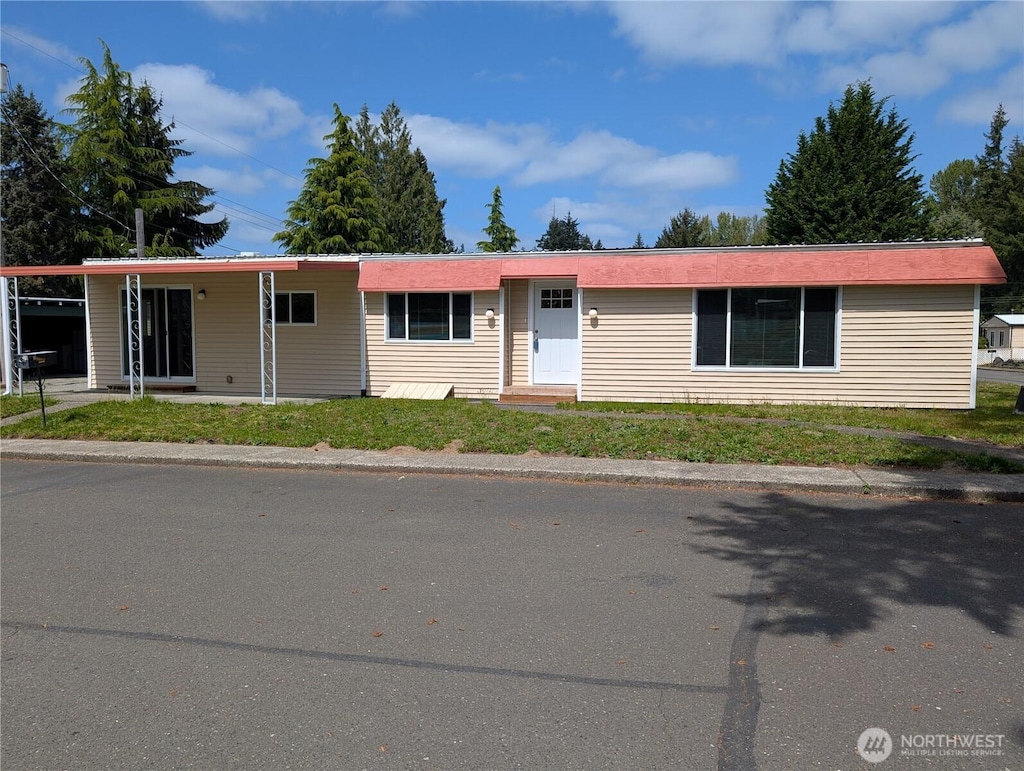 930 Trosper Rd SW Unit 70, Tumwater, WA 98512 - ranch-style home featuring a front lawn and entry steps