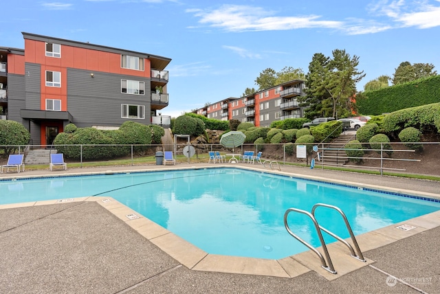 view of swimming pool