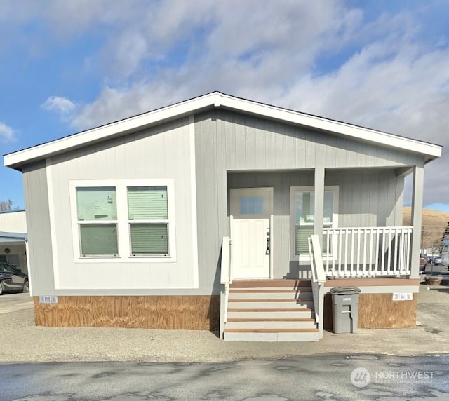 view of front of house featuring covered porch