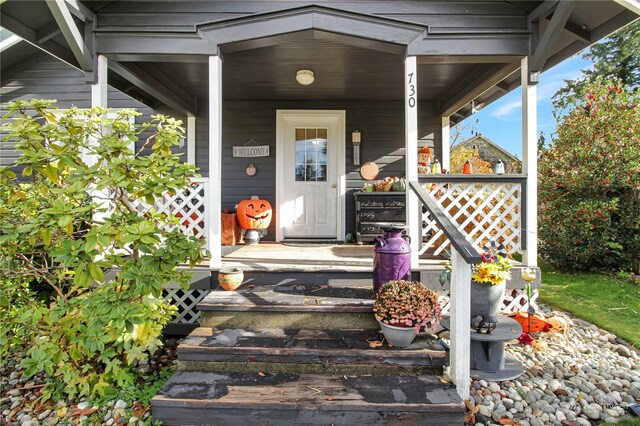 730S Emens Ave, Darrington, WA 98241 - entrance to property featuring covered porch
