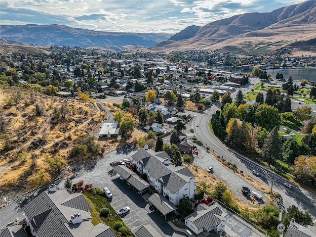 bird's eye view featuring a mountain view