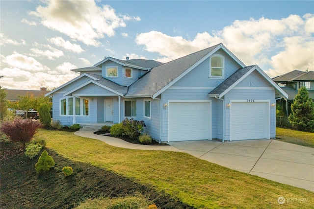 view of front of home featuring a front yard