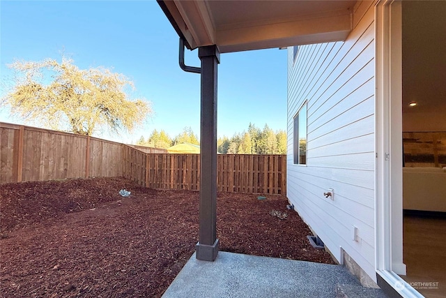 1112 SE 33rd St, Battle Ground, WA 98604 - fenced backyard featuring a patio