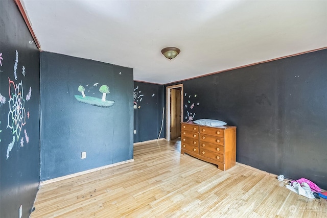 2924 Pacific Ave, Hoquiam, WA 98550 - unfurnished room featuring wood finished floors and baseboards