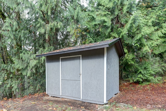 view of outbuilding