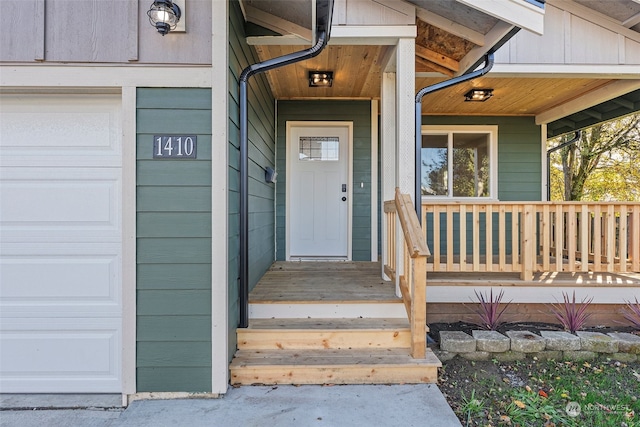 property entrance with covered porch