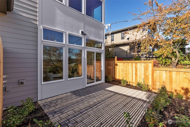 4127 48th Ave S, Seattle, WA 98118 - view of wooden terrace