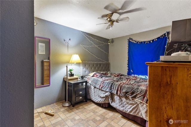 bedroom featuring ceiling fan