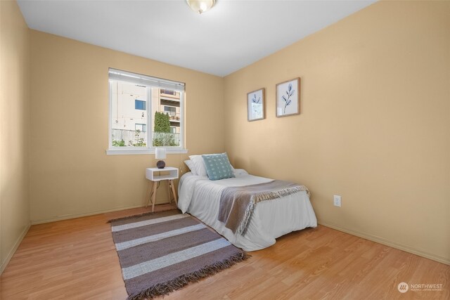 404 E 31st St, Bremerton, WA 98310 - bedroom with light hardwood / wood-style flooring