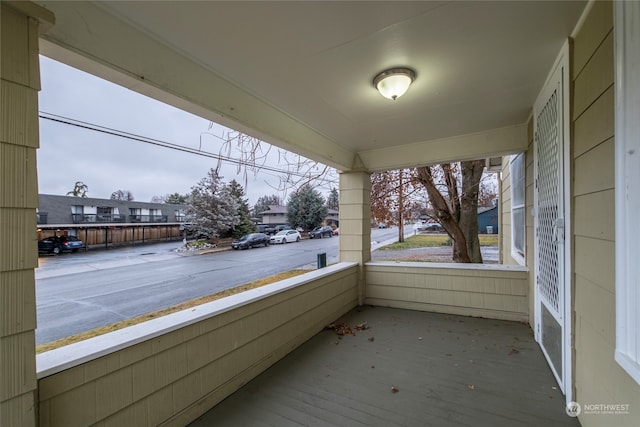 balcony featuring covered porch