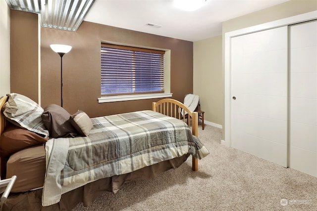 view of carpeted bedroom