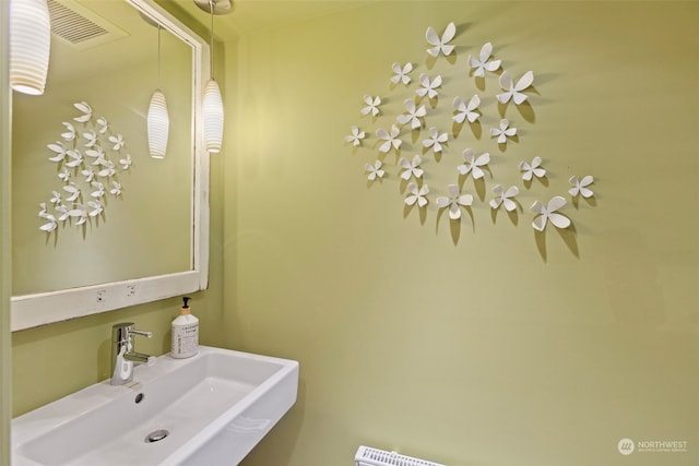 bathroom featuring sink