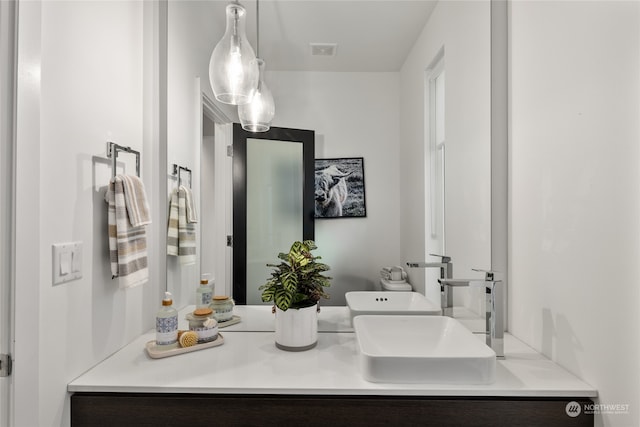 bathroom with vanity