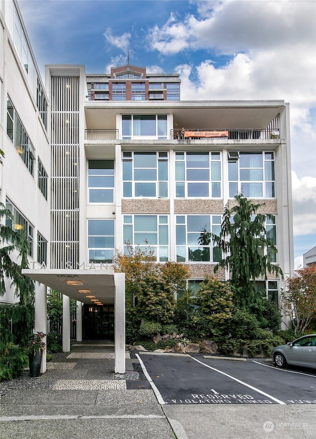 1000 Union St Unit 205, Seattle, WA 98101 - view of property with uncovered parking