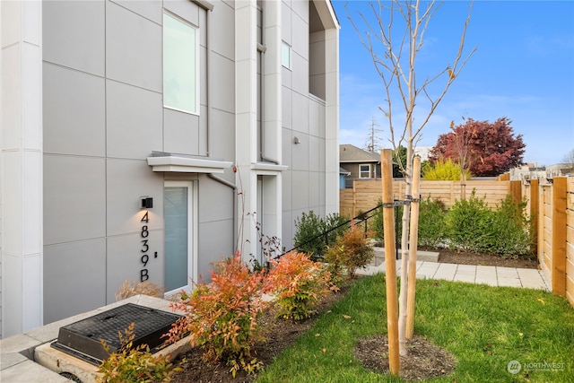 view of property entrance