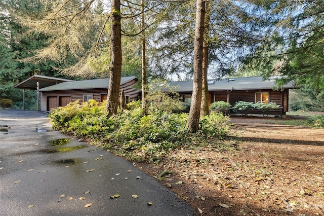 view of front of house featuring a garage