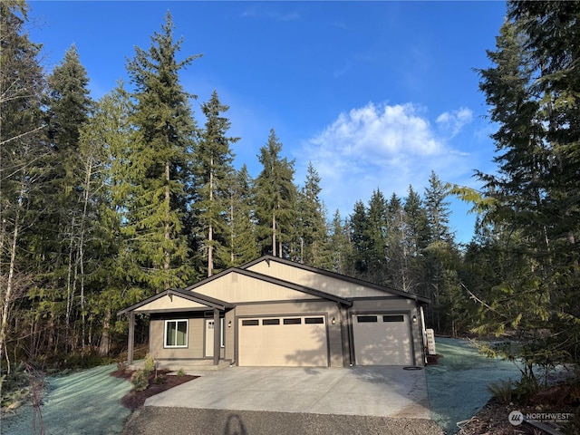 view of front of property featuring a garage