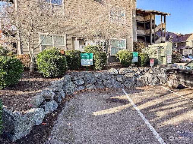 1000 High St Unit 101, Bellingham, WA 98225 - view of front facade featuring uncovered parking