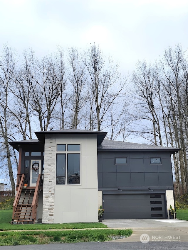 view of front of home featuring a garage