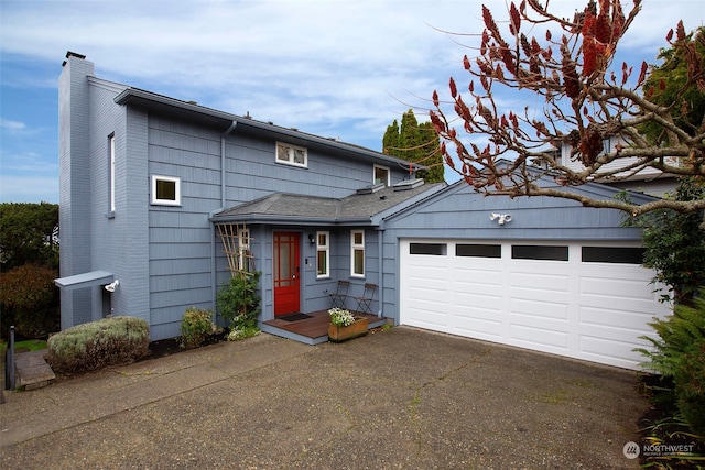 view of front facade featuring a garage