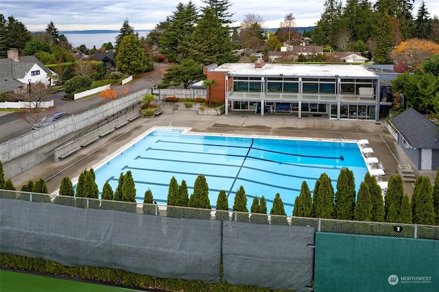 view of swimming pool