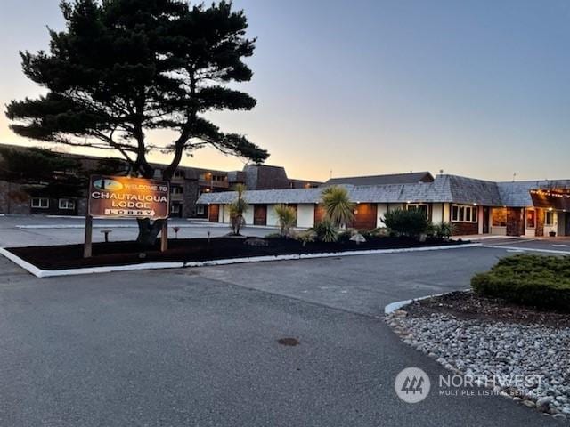 304 14th St NW Unit 103, Long Beach, WA 98631 - view of front facade